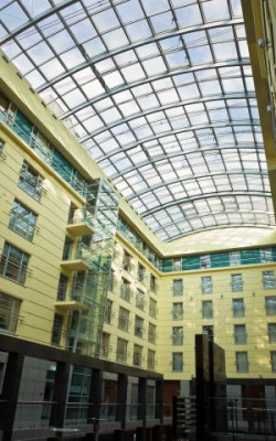 Chcąc podkreślić wystrój wnętrza warto wybrać szkło lakierowane SGG PLANILAQUE EVOLUTION