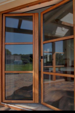 Paleta kolorystyczna MS więcej niż OKNA obejmuje również dekory starsze, ale cieszące się stałą popularnością