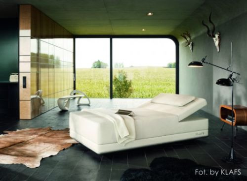 Od dobrych kilku lat jeździmy lub chadzamy do spa, a przecież korzystanie ze spa w domu może być równie regenerujące i upiększające, jak ekskluzywne zabiegi w salonach czy kurortach