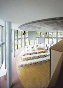 Wprowadzenie w ubiegłym roku norm pogłosowych spowodowało zwiększenie zainteresowania szeroko rozumianą akustyką wnętrz