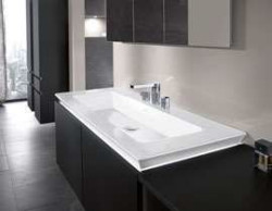 W pierwszej odsłonie cyklu Bathroom Poetry Villeroy &amp; Boch inspirował do poszukiwania stylu wraz z postaciami ze świata mody