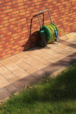 Dla właścicieli ogródków koniec lata często oznacza początek wzmożonej pracy na posesji