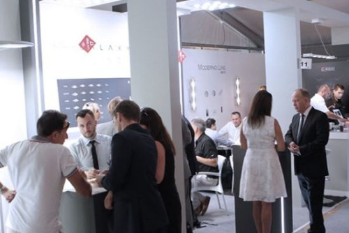 Nasza firma podąża za tym trendem, dlatego pokazane na targach nasze oświetlenie oznaczone logotypem &MORE