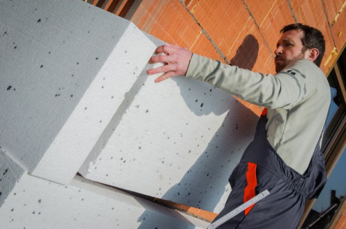 Najważniejszym parametrem styropianu jest jego współczynnik przewodzenia ciepła, czyli λ (lambda)