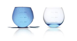 System i-DOS w nowych pralkach Bosch VarioPerfect automatycznie dozuje płyny do prania i płukania