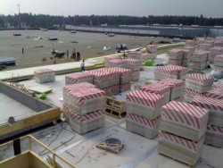 Płyty PAROC ROS są niepalne, gdyż posiadają najwyższą możliwą klasę reakcji na ogień A1