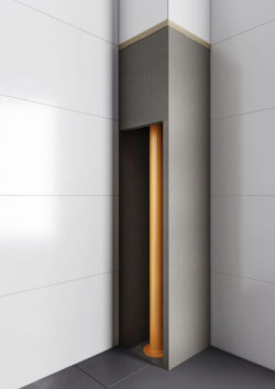 Zabudowa rury profilem narożnikowym z płyty budowlanej (fot. Ultrament)