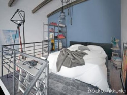 Przełamane błękity, fiolety i granaty działają odświeżająco na umysł