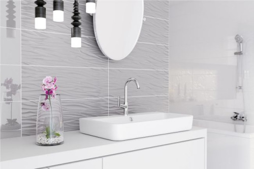 Coraz więcej z nas decyduje się na łączenie tradycyjnych, gładkich płytek z ich strukturalnymi odpowiednikami