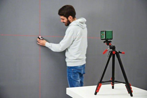 Aby wszystkie pola kalendarza były tej samej wielkości, należy najpierw zamocować laser Quigo Plus na statywie