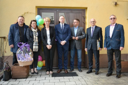 W czwartek, 27 października przedstawiciele firmy WIŚNIOWSKI oraz firmy Dom Clar odwiedzili dom dziecka w Kuźni Raciborskiej