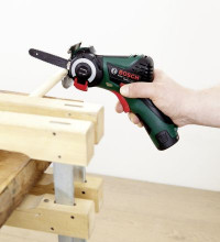 Aby stojak zachował stabilność, odległość linii pomocniczych od linii środkowej powinna wynosić 10 mm