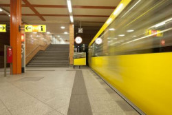 Podczas projektowania przestrzeni publicznej należy szczególną uwagę zwrócić na potrzeby niepełnosprawnych