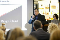 Podejście Design &amp; Build zostało rozwinięte przez Rajmunda Węgrzynka, dyrektora zarządzającego Tétris