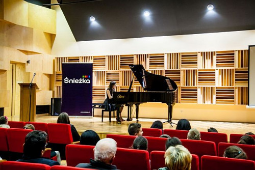 FFiL Śnieżka SA wystartowała z nowym autorskim programem &quot;Kolor z klasą&quot;