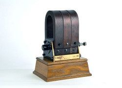 Zapłon elektromagnetyczny Bosch do samochodów osobowych, rok 1897