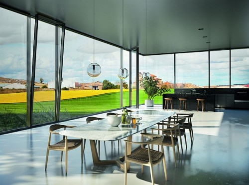 Fasada Schüco FWS 60 CV pozwala na kreowanie eleganckiej, bardzo transparentnej architektury Fot.Schüco