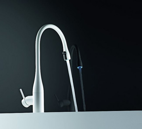 Projektanci baterii KWC zadbali, aby każda z nich była zgodna z zasadami kuchennej ergonomii a przy tym dobrze się prezentowała