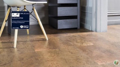 Montaż paneli korkowych z zamkiem 5G - Film instruktażowy