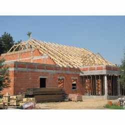 Więźba naczółkowa z wiązarów