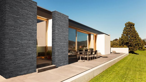 Ciepła tonacja, wyrazista faktura, przyjemne w odbiorze jasne kolory wprowadzą wakacyjny nastrój