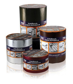 Samoprzylepna bitumiczna taśma uszczelniająca Tytan, izolacyjna z aluminiową warstwą ochronną, przeznaczona jest do szybkich uszczelnień wodochronnych