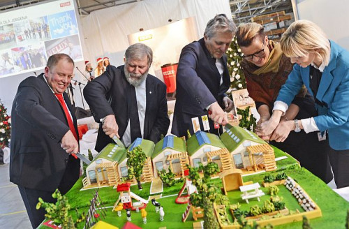 Tort z okazji budowy nowego żłobka w Namysłowie