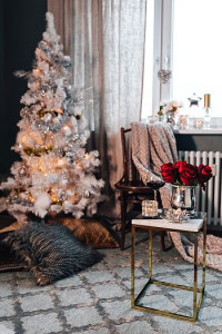 FARASHE MAROCCO ma oryginalny szaro-zielony kolor, a jego miękkie runo delikatnie opalizuje