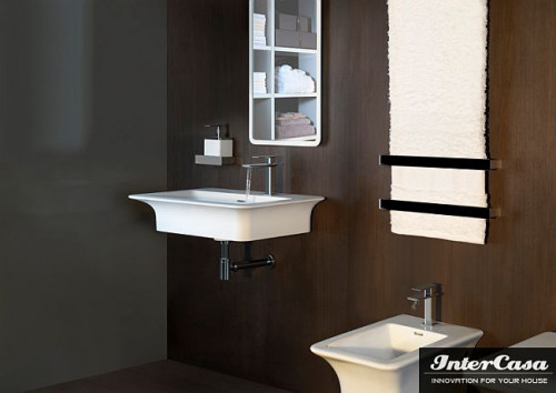 We wszystkich elementach serii widoczny jest charakterystyczny kształt iPhone’a