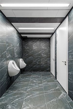 Kolorystyka toalety publicznej powinna być jak najbardziej neutralna