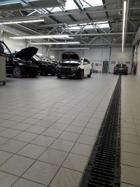 Systemy odwodnień liniowych AS wykonane są z betonu polimerowo – cementowego