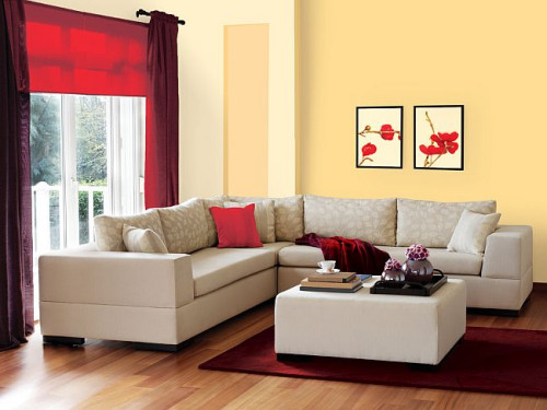 Pastelowe żółcie, błękity i beże rządzą niepodzielnie na łamach wnętrzarskich magazynów