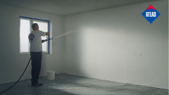 Mechaniczne nakładanie gładzi gipsowej