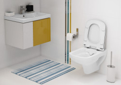 Jeśli szukamy sposobu na radosne, pełne pozytywnej energii wnętrze, wystarczy, że na jasnym tle zastosujemy barwne wyposażenie i ożywimy kolorem wybrane fragmenty pomieszczenia