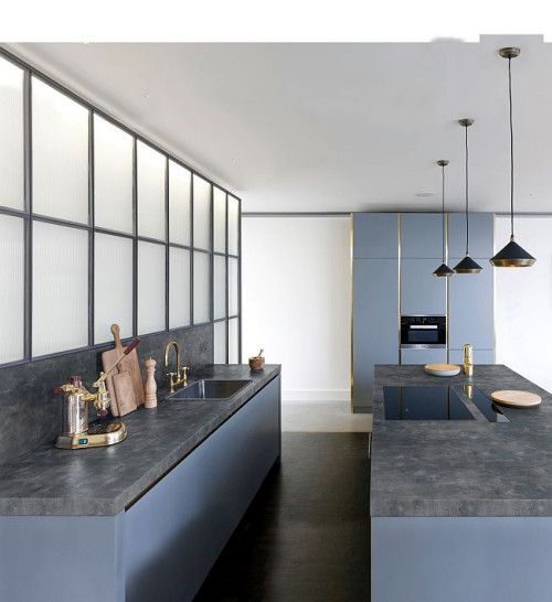 Ale biel i wzory rozbielone, to nie jedyna opcja, która sprawdzi się w kuchni