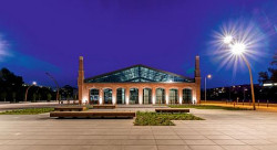 Wyróżnienie w tej kategorii otrzymała również pracownia Maćków Pracownia Projektowa za Centrum Historii Zajezdnia we Wrocławiu