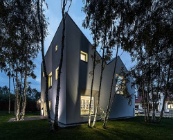 Dom energooszczędny &quot;Sun garden&quot; w Poznaniu autorstwa pracowni Menthol Architects - Liliana Krzycka i Rafał Pieszko został wyróżniony w kategorii Budynek Mieszkalny