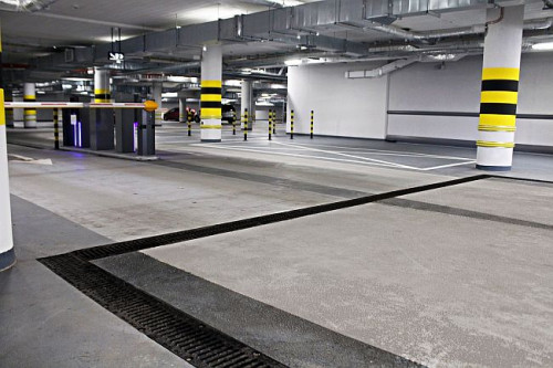 Obszar jaki zajmuje obiekt to ponad 9,5 tys. m2, który mieści 22 lokale handlowe oraz usługi gastronomiczne