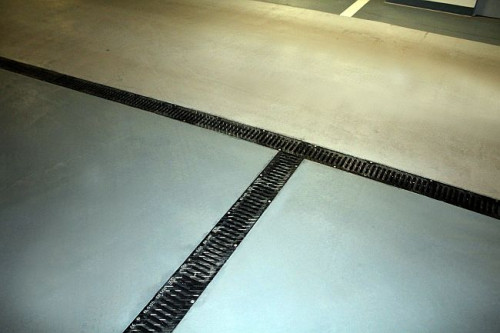 Odwodnienia te charakteryzują się wysoką wytrzymałością, a dzięki prostocie wykonania idealnie wkomponowały się w nowoczesną architekturę galerii