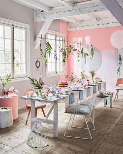 Delikatne róże, błękity czy zielenie to barwy wprost stworzone do wiosennych stylizacji