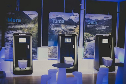 Podczas Geberit Show swoją premierę miały: toaleta myjąca Geberit AquaClean Tuma, nowy panel do natrysków bezbrodzikowych
