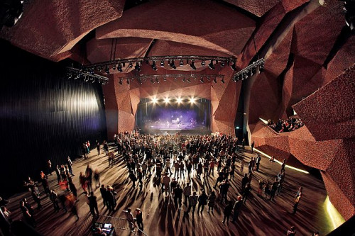 Stworzony przez hiszpańskiego architekta Fernando Menisa budynek w 2010 roku otrzymał nagrodę na Światowym Festiwalu Architektury (WAF) w Barcelonie jako najlepszy kulturalny projekt przyszłości