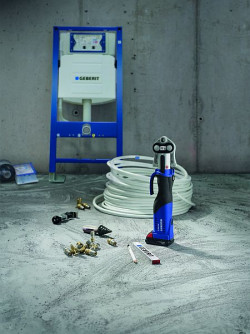 Nowy system doprowadzający Geberit Volex łączy w sobie dwie ugruntowane i sprawdzone technologie: rury wielowarstwowe i połączenia zaciskane