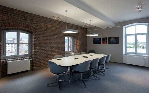 Każde miejsce pracy wymaga odpowiednich warunków oświetleniowych