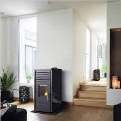 Piec kominkowy na pelet Pyra black