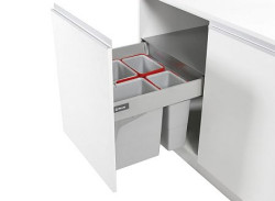 ...i do szuflad  Producent wyposażenia mebli z Rypina oferuje nam także szuflady z pojemnikami do segregacji śmieci, które wyróżniają się ładownością do 20 kilogramów