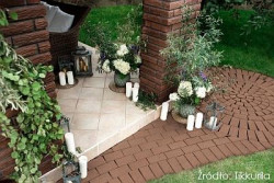 Sezon wiosenno-letni wymaga odpowiedniego przygotowania otoczenia domu, by w ciepłe, słoneczne dni móc korzystać z jego uroków i oddawać się chwilom niczym niezakłóconego relaksu