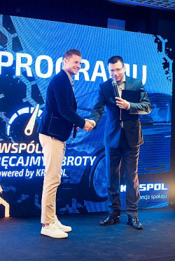 Łukasz Piszczek wraz z Prezesem Zarządu Karolem Krysińskim ogłosili zwycięzców Programu
