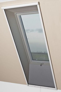 Warto zainwestować w zbawienną i funkcjonalną moskitierę