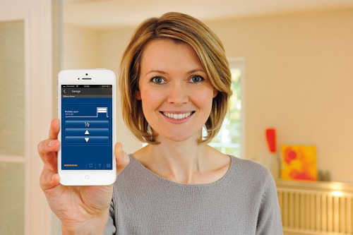 Po połączeniu bramki Gateway z domowym routerem, za pomocą aplikacji BiSecur na smartfonie czy tablecie możemy skonfigurować poszczególne urządzenia wyposażone w odbiornik radiowy Hörmann